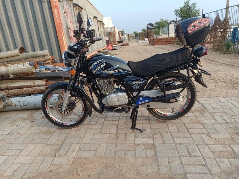 Suzuki Gs 150 SE 9