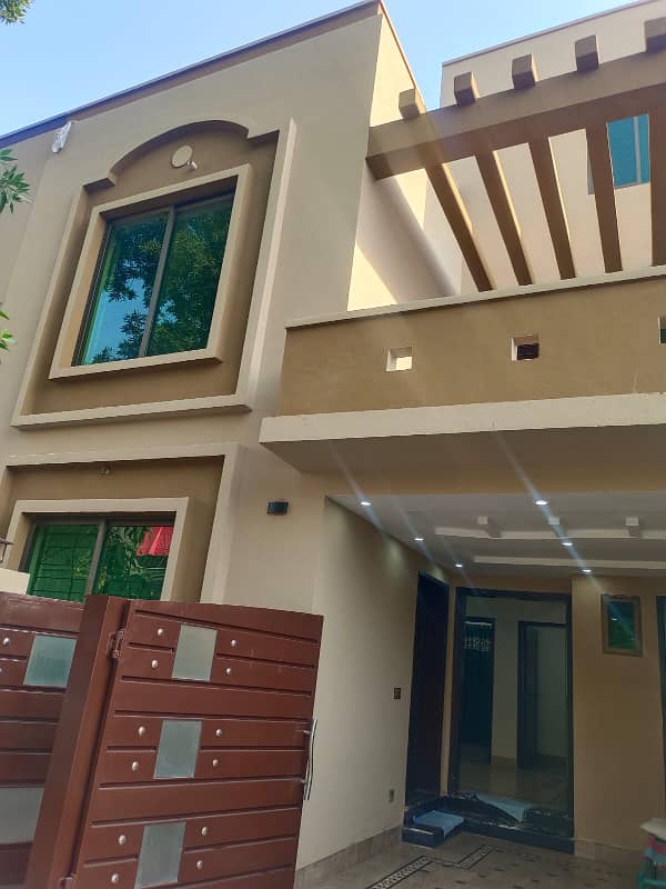 BRAND NEW HOUSE FOR SALE IN AA BLOCK BAHIA TOWN LAHORE NEAR TO PARK & MARKET 0