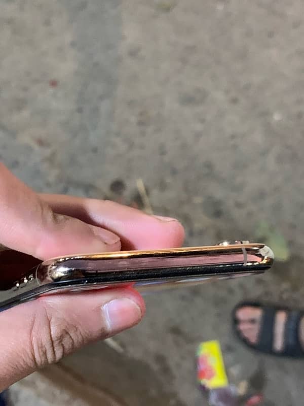 iPhone XS 64 Gb Gold 3