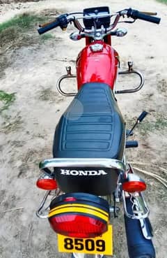 Honda 125 2016 model for sale WhatsApp number 03185729839)