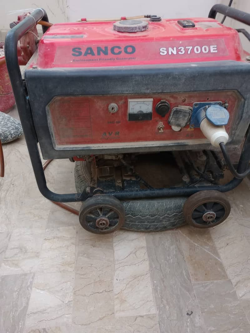 Sanco Petrol & Gas Generator 2.5 KW - SN 3700E - Red 1