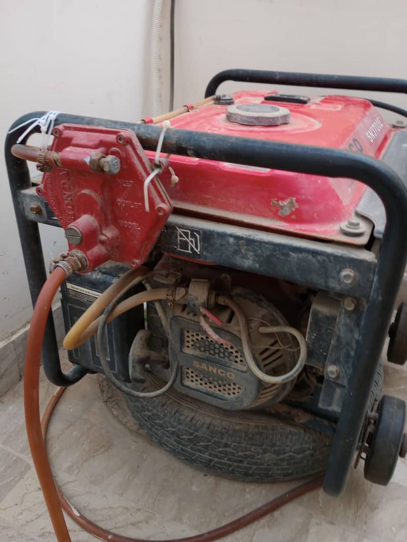 Sanco Petrol & Gas Generator 2.5 KW - SN 3700E - Red 3