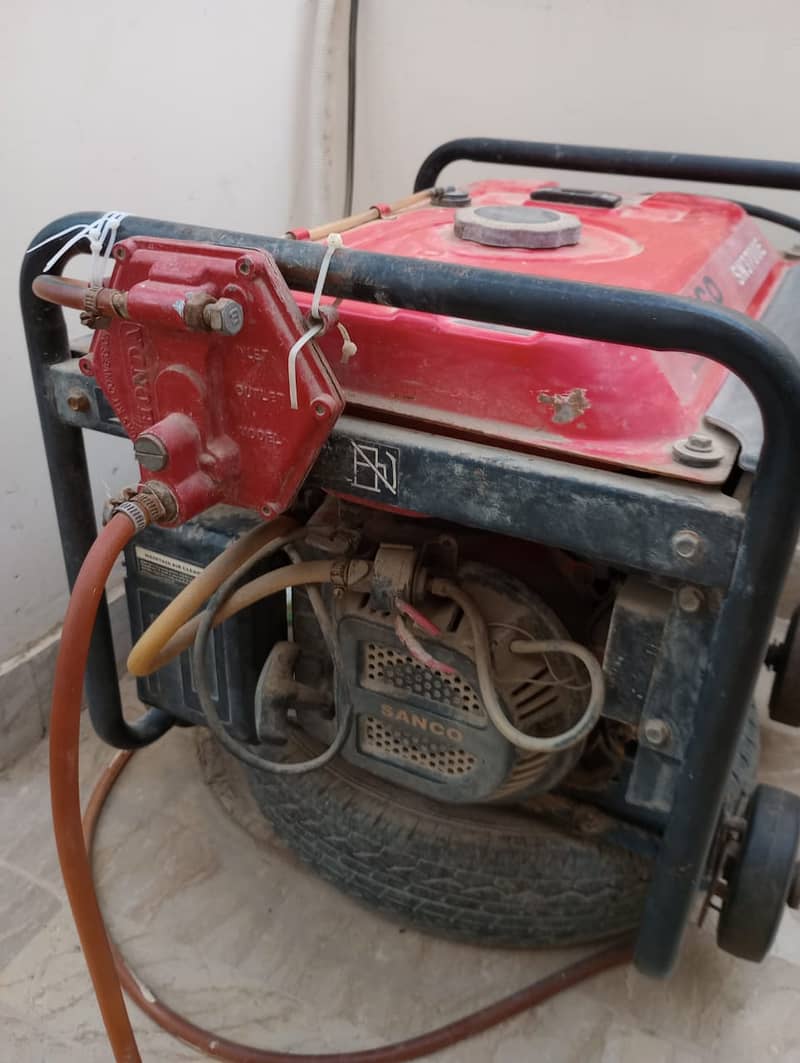 Sanco Petrol & Gas Generator 2.5 KW - SN 3700E - Red 4