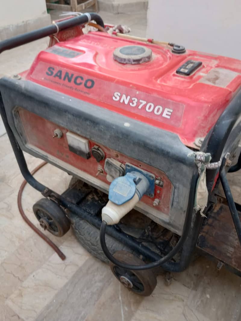 Sanco Petrol & Gas Generator 2.5 KW - SN 3700E - Red 7