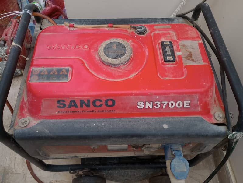 Sanco Petrol & Gas Generator 2.5 KW - SN 3700E - Red 8