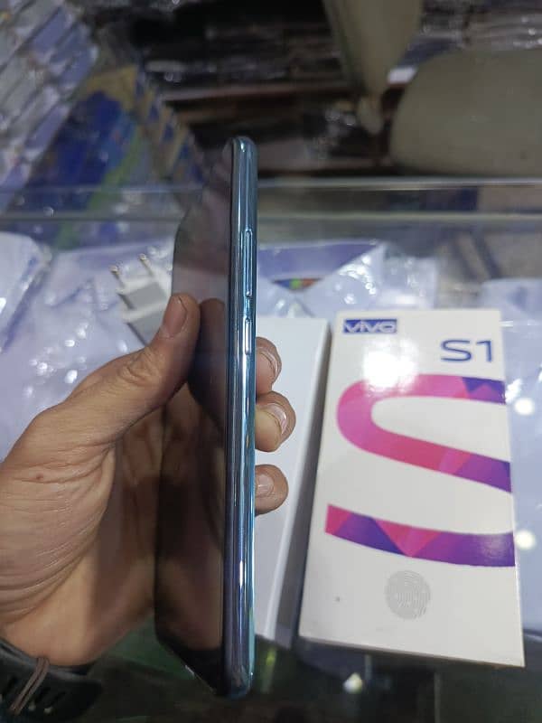 vivo s1 all accessories lush condition 2