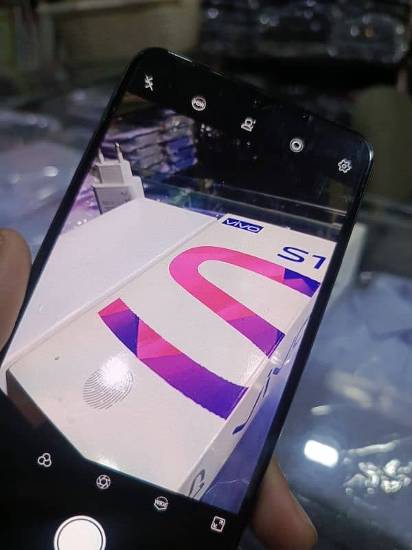 vivo s1 all accessories lush condition 3