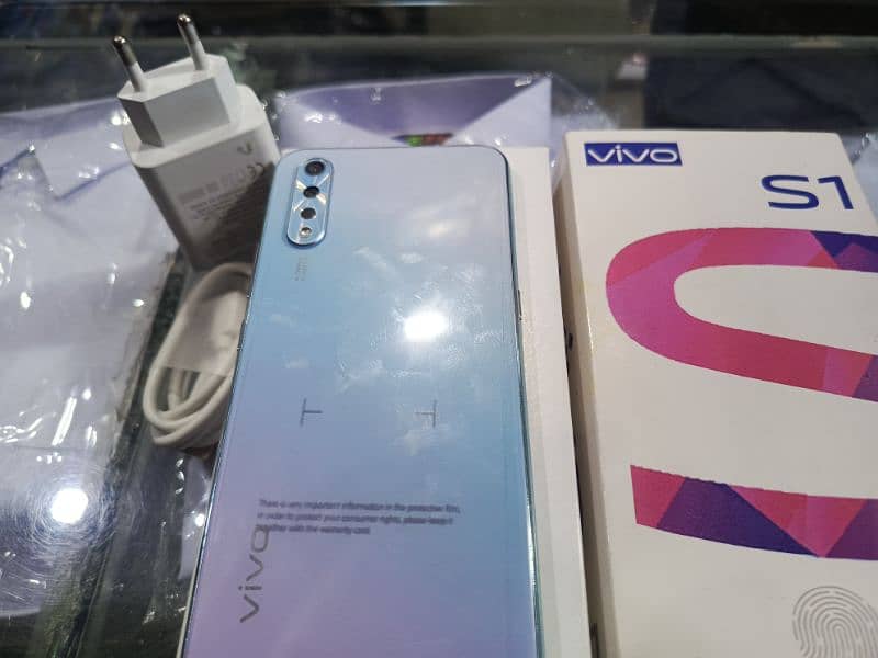 vivo s1 all accessories lush condition 5