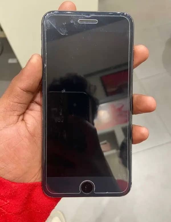 I iPhone 7plus urgent sale 4