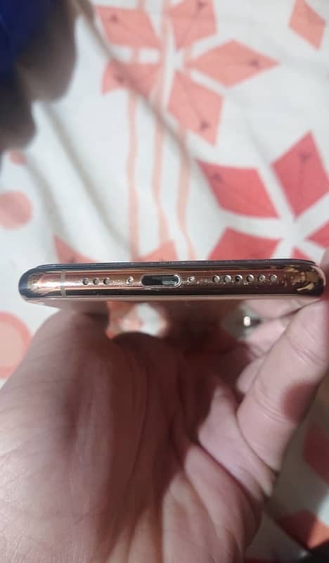 IPHONE XS LUSH CONDITION 2