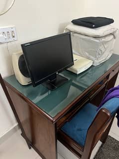 computer table with chair