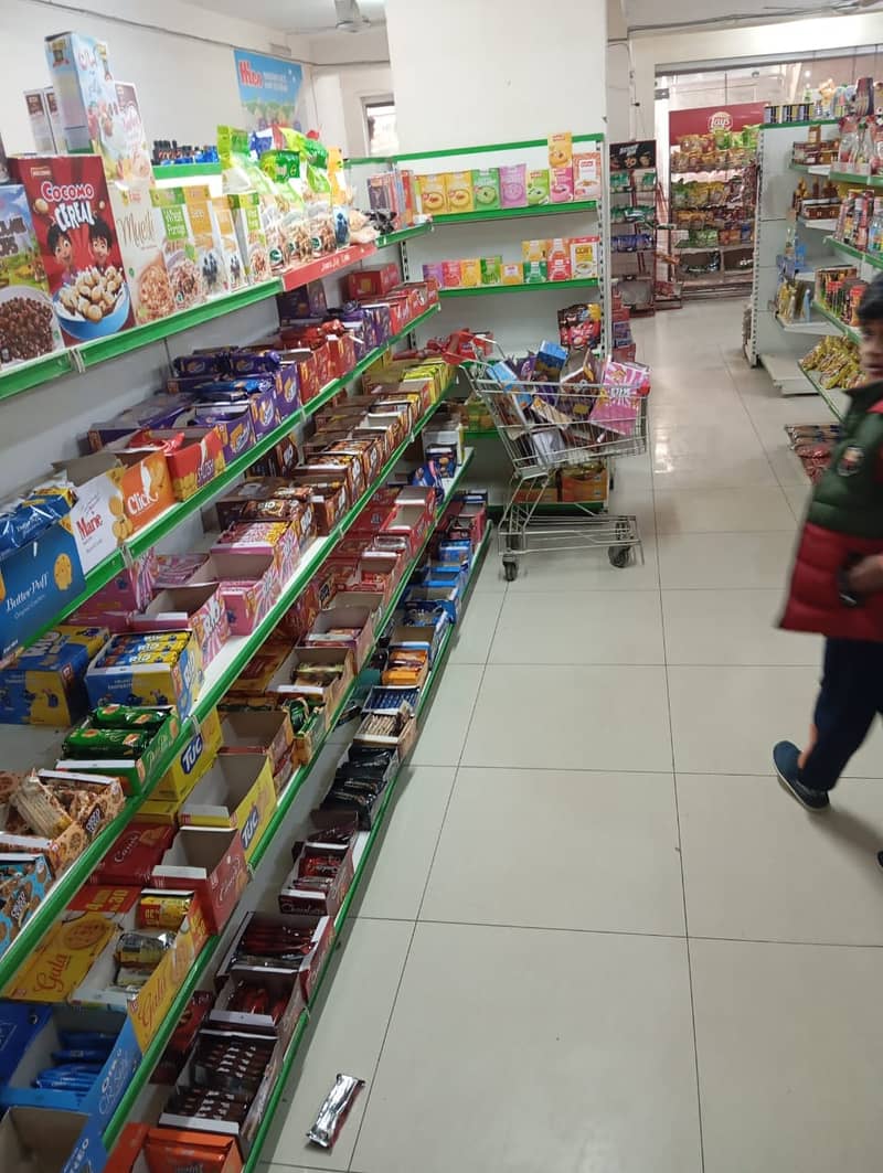 Haroon super mart jinnah garden phase 1 Running cash n carry for sale 4