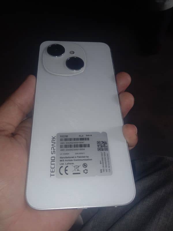 Tecno spark Go 1 4+4 / 64 0