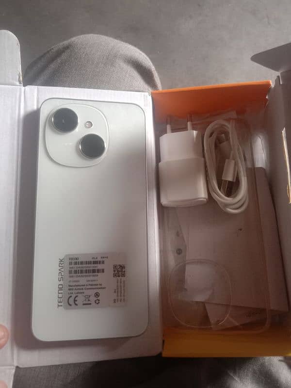 Tecno spark Go 1 4+4 / 64 5