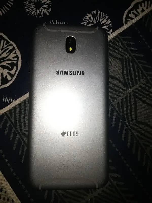 Samsung J7 pro urgent selling 0