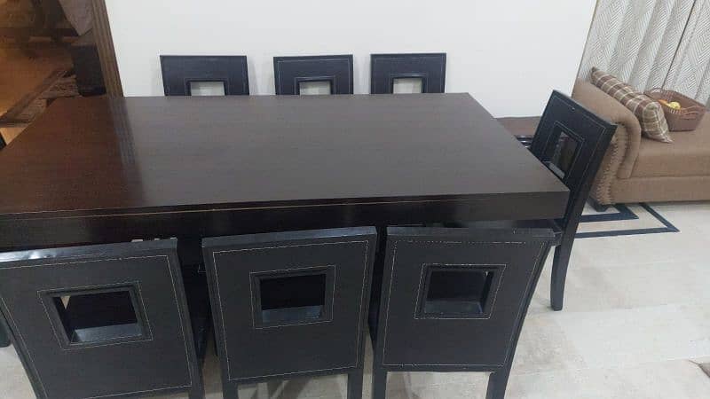 8 seater dinning table made in Malaysia with pure wood 4