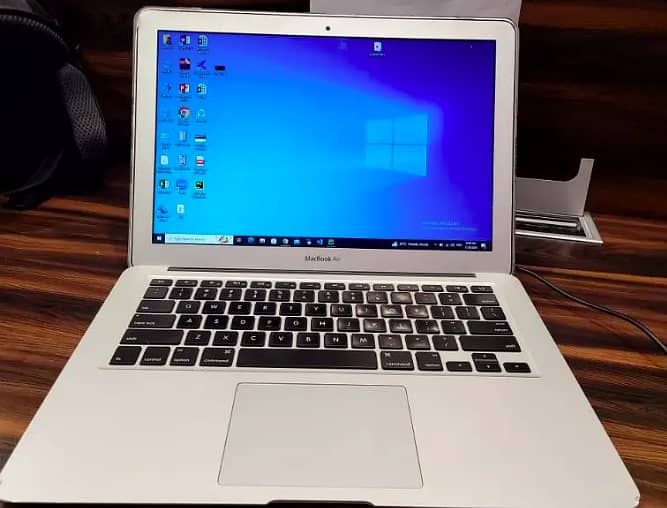 Apple macbook air mid 2012 (price is negotiable) 1