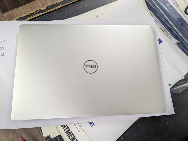 XPS 13'' with 8gen Intel and 8 GB RAM 500 GB ROM 0