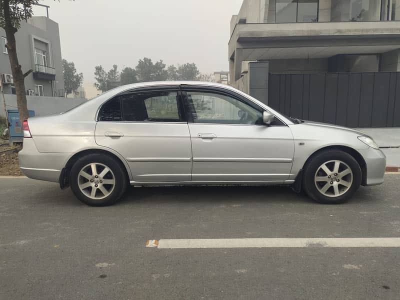 Honda Civic Oriel 2004 1