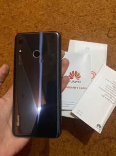 Huawei y9 2019 4/64 with box only