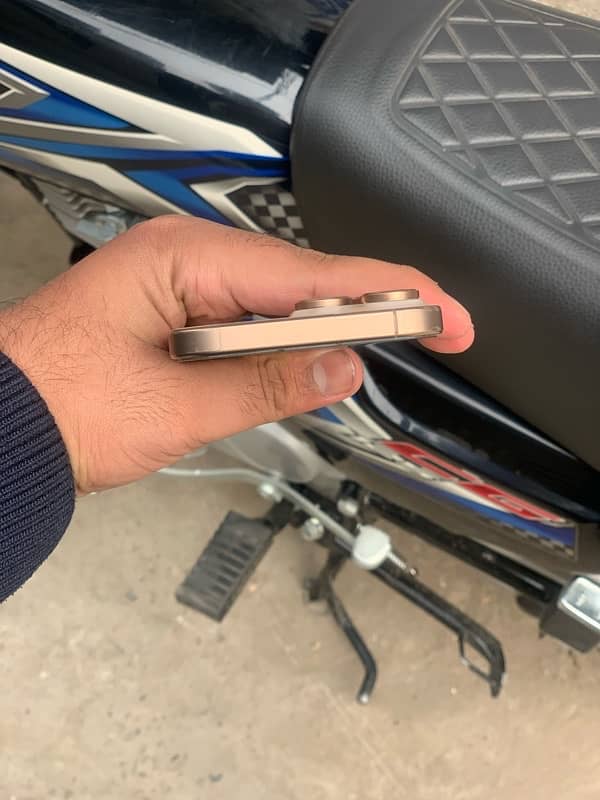 I phone 16 Pro max  256 non PTA jv 8