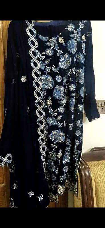 Navy blue 9000gm velvet suit stitched in medium size 1