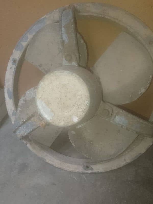 Exhaust fan for sell in 3500rs 0