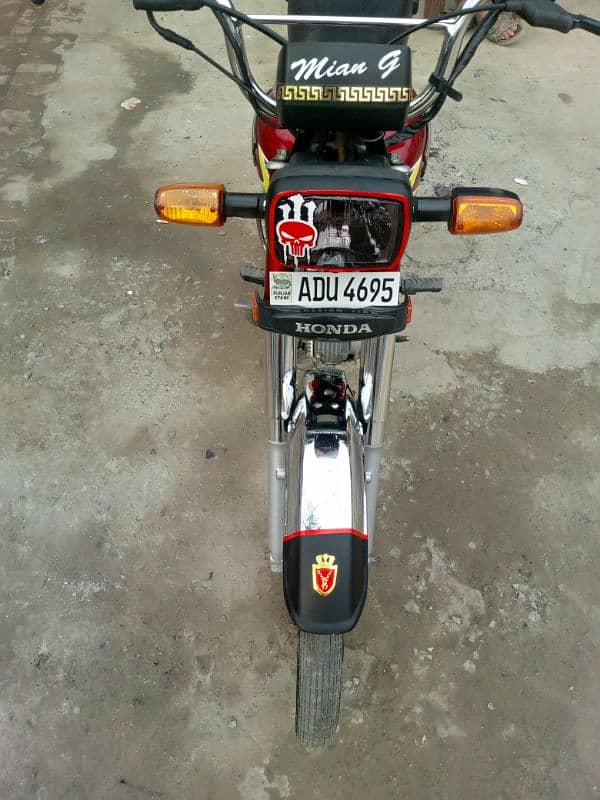 Honda CD 70 9