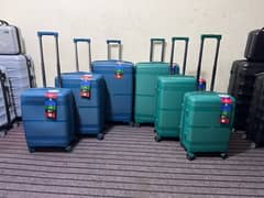 Luggage bags/ travel suitcases/ trolley bags/ travel trolley/ attachi