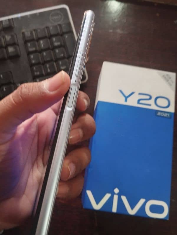 vivo y20 4gb 64 gb total original all ok no open no repairs 4