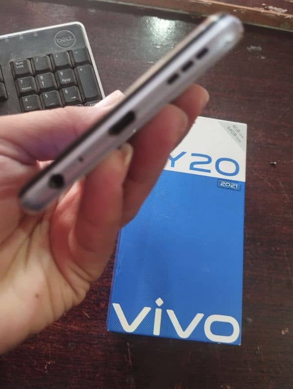 vivo y20 4gb 64 gb total original all ok no open no repairs 5