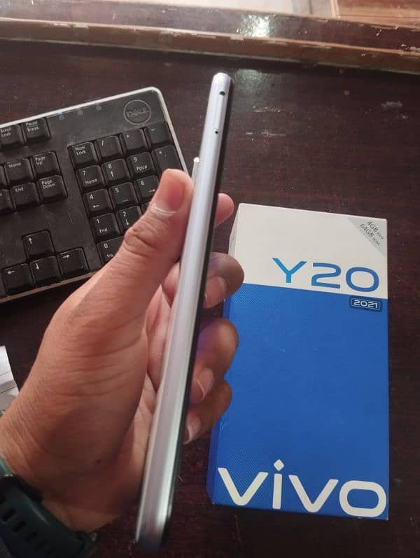 vivo y20 4gb 64 gb total original all ok no open no repairs 7