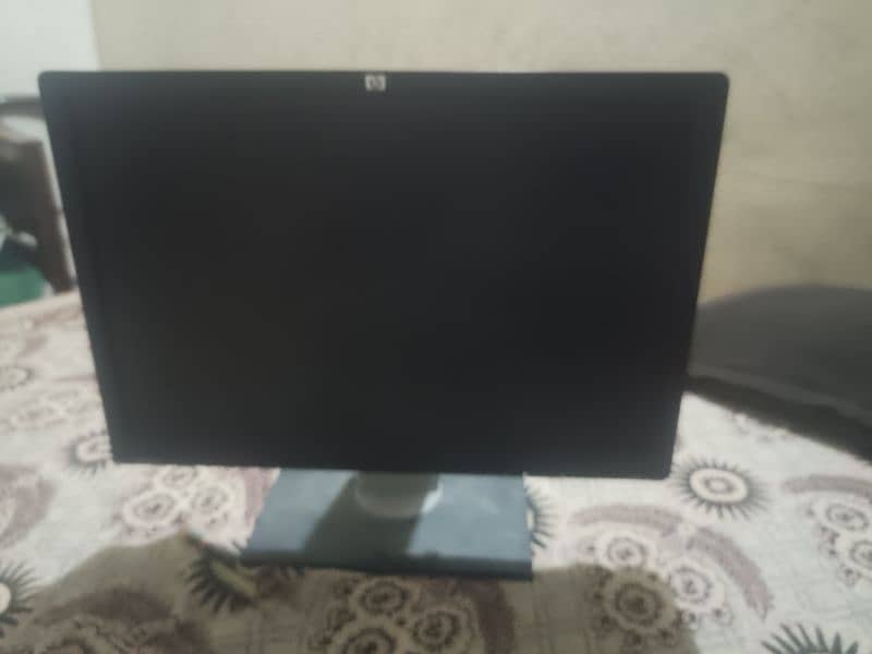 want to sale my LED HP LE2201W IN MINT CONDITION 22 inch 0