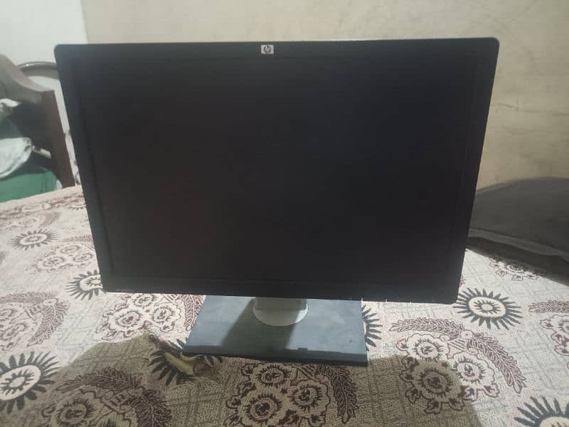 want to sale my LED HP LE2201W IN MINT CONDITION 22 inch 4