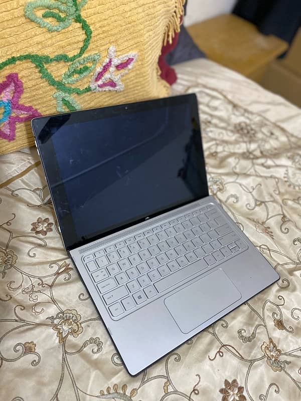 HP Spectre m3 8th glass crack working perfect 2