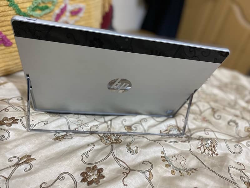 HP Spectre m3 8th glass crack working perfect 3