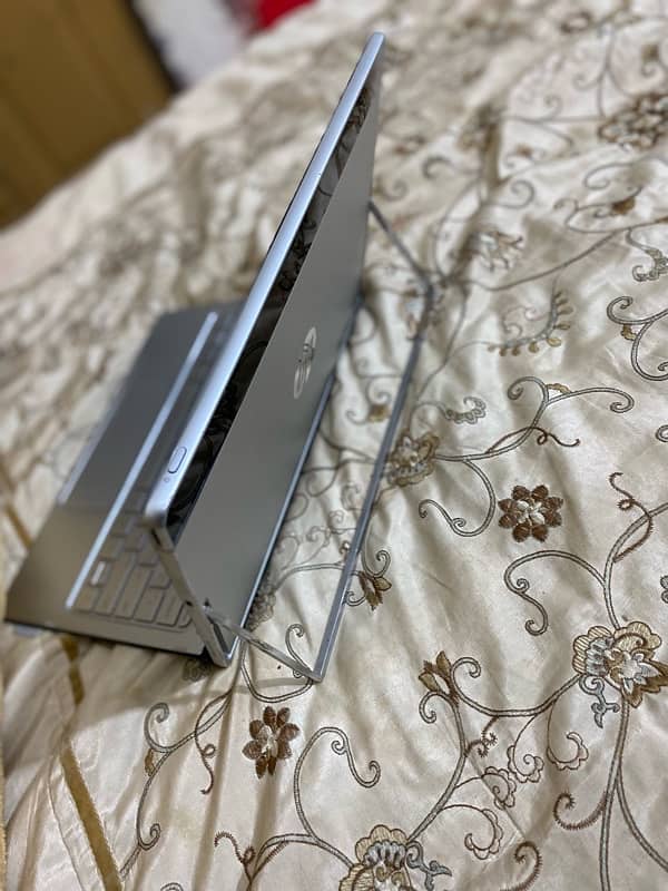 HP Spectre m3 8th glass crack working perfect 6