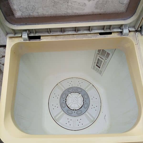 Kenwood semi automatic washing machine for Sale 2