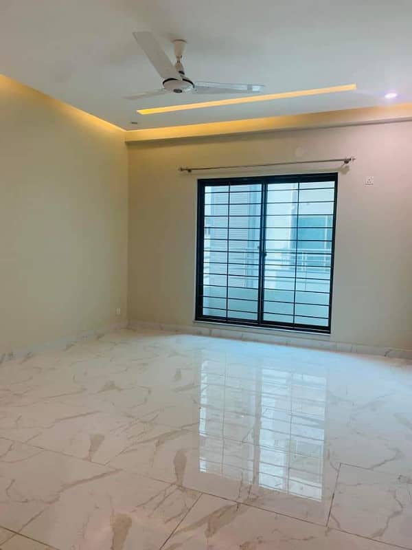 10 Marla 3 Bedrooms Flat B. New fully Tiled For Rent 14