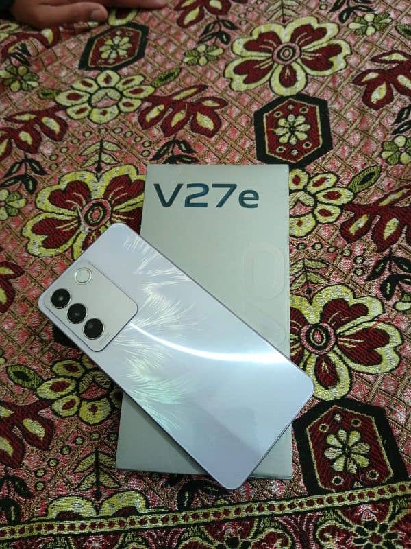 Vivo V27e 1