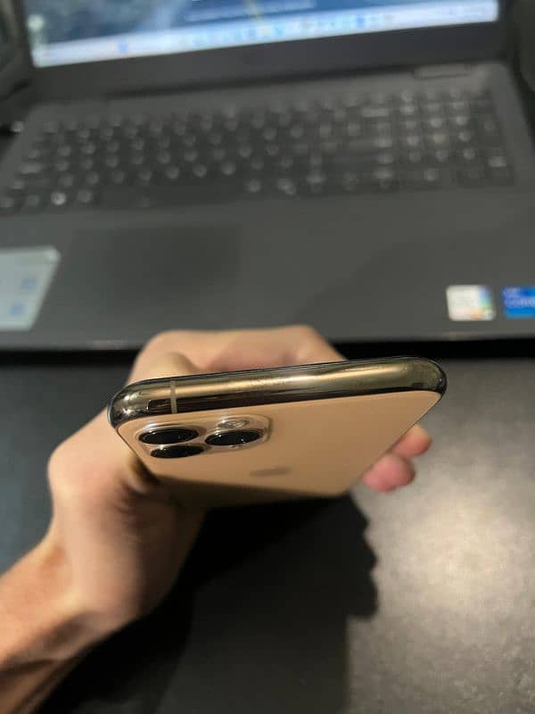 iphone 11 pro 64 gb non pta jv. 5