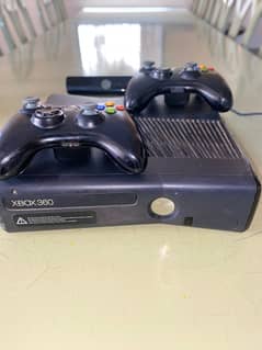 xbox 360 with 400 games included with 2 kinetic plus 2 controller