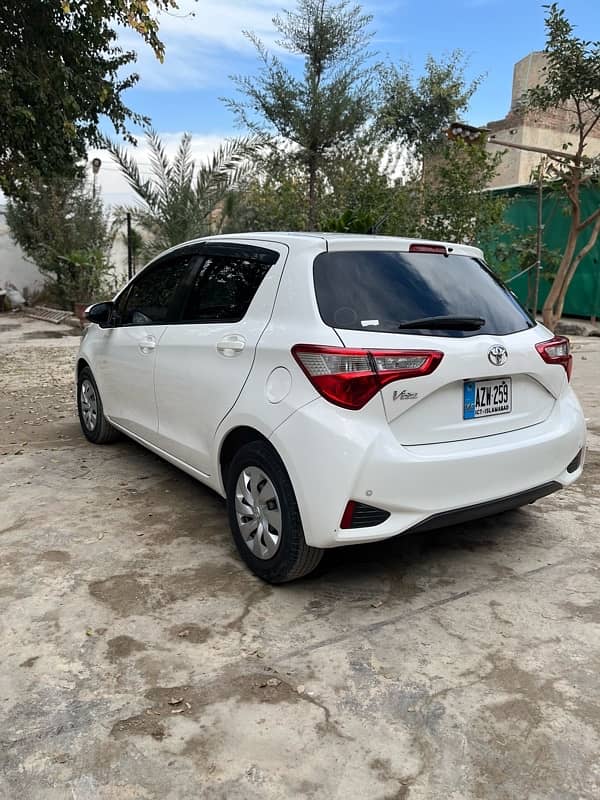 Toyota Vitz 2018 4