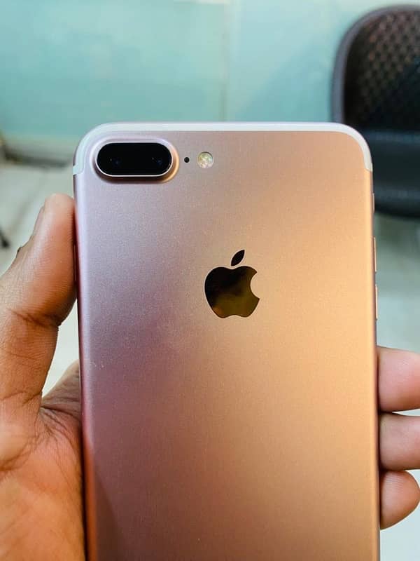 iphone 7 plus 32gb pta approved (03306745574) 0