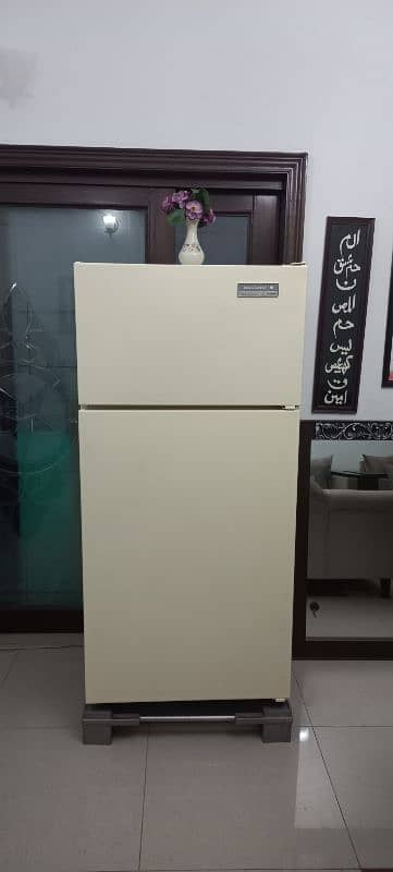 Kelvinator No Frost Refrigerator/Slightly Used Fridge 0