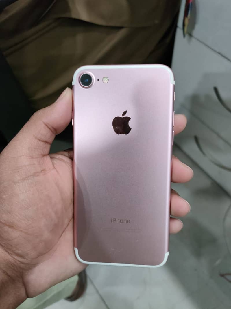 Apple iPhone 7 3