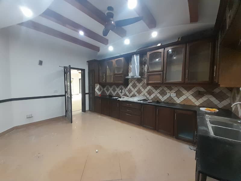 1 KANAL LAVISH LOWER PORTION FOR RENT IN DHA PHASE 1. 10