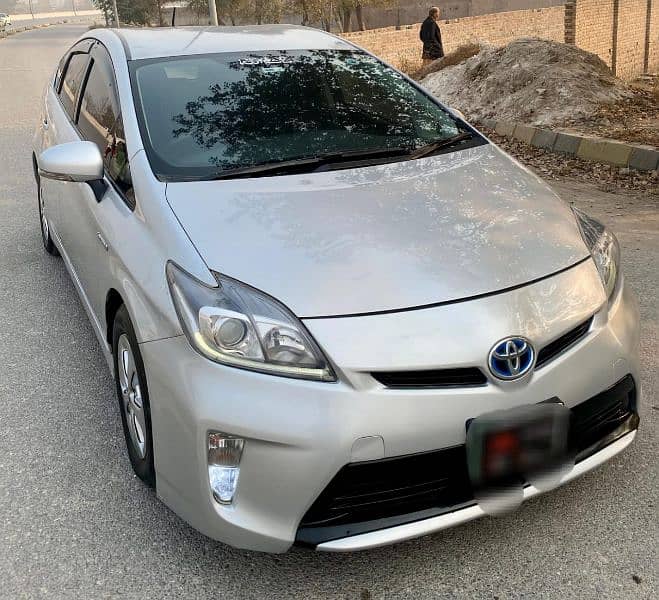 Toyota Prius 2012 1