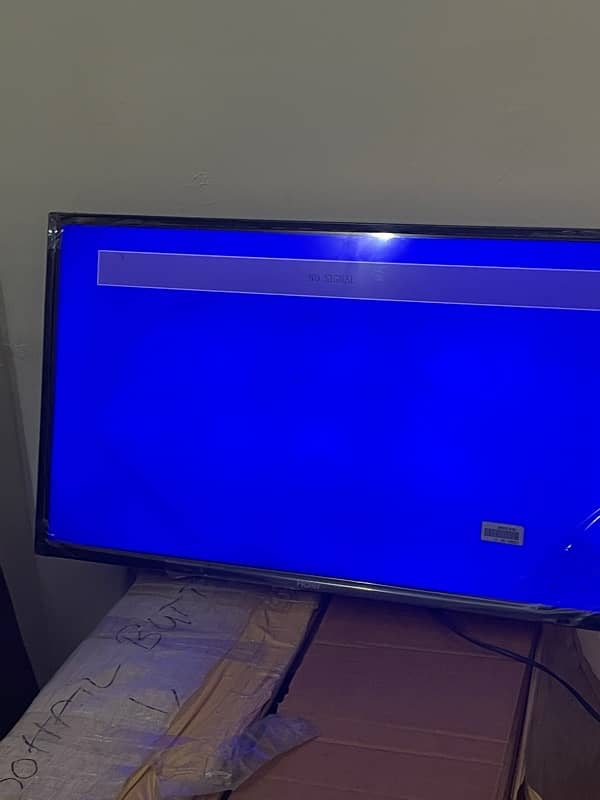 Haier 32" HD LED TV (LE32K6000] 1