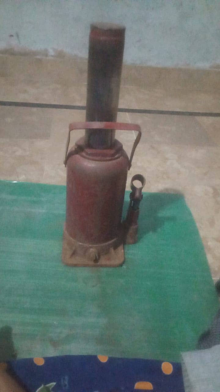 hydraulic Jack 20 taan ka full warking me he 1